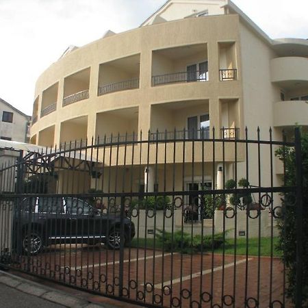 Apartmani Mirenza Budva Luaran gambar