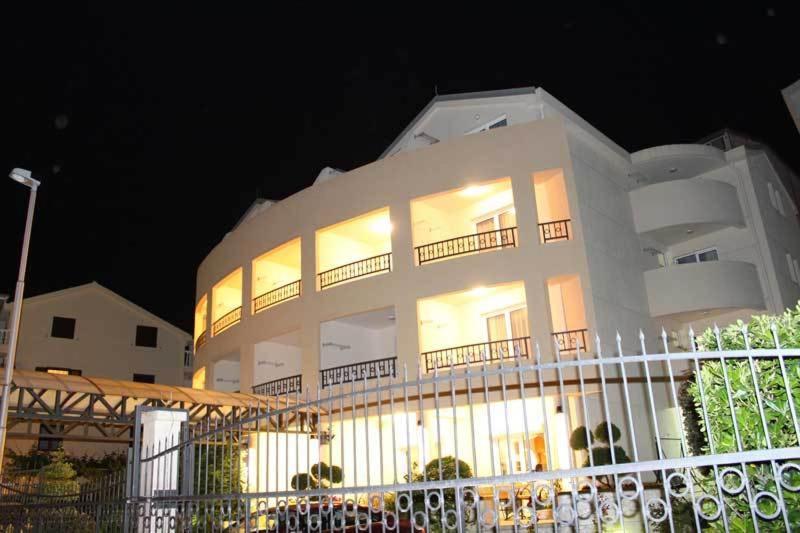 Apartmani Mirenza Budva Luaran gambar
